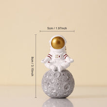 Load image into Gallery viewer, 3pcs Nordic Astronaut Figurines Resin Sculpture Modern Home Decor Miniatures Table Ornaments Cosmonaut Figure Home Decorative