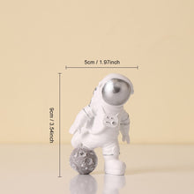 Load image into Gallery viewer, 3pcs Nordic Astronaut Figurines Resin Sculpture Modern Home Decor Miniatures Table Ornaments Cosmonaut Figure Home Decorative
