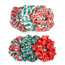 Load image into Gallery viewer, Women's Hair Band Golden Velvet Cloth Autumn and Winter Christmas Pattern Large Intestine Ring
